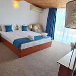 Hotel Mirana Family