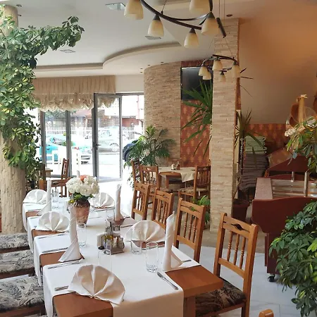 Hotel Mirana Family