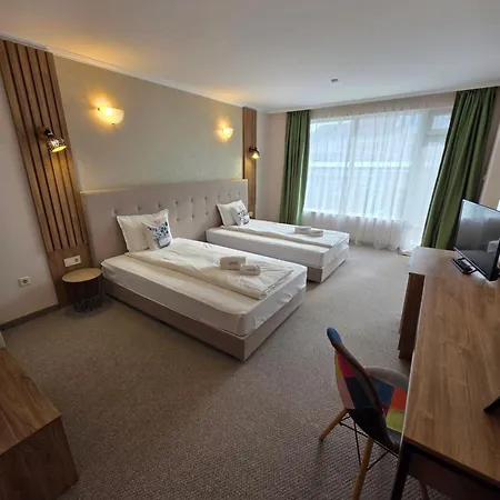 Хотел мирана 3*